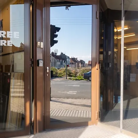 Calme Centre 18 M², Clim 아파트